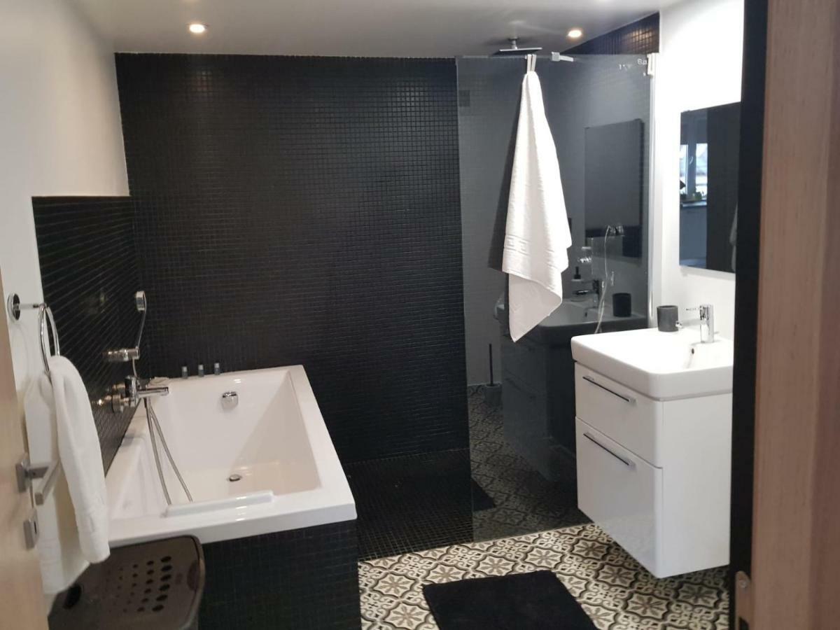 Leisure Apartmens Brasov Appartamento Esterno foto