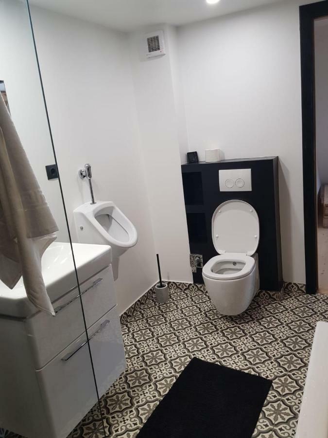 Leisure Apartmens Brasov Appartamento Esterno foto